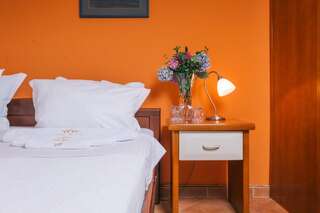 Отель Hotel Villa Royal Тиват Двухместный номер с 1 кроватью или 2 отдельными кроватями-1